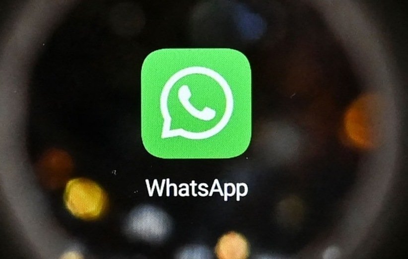 WhatsApp tests instant story cancellation on iOS